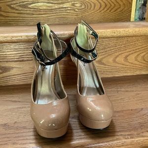 Qupid, size 6.5,  double ankle strap w/zipper at back of foot platform pumps.